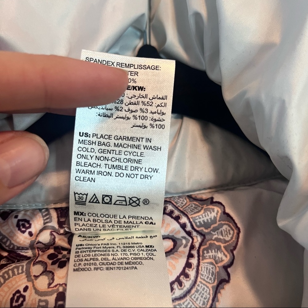 Chico’s Zenergy Convertible Puffer Jacket Paisley Print Reversible Multi Wear - Picture 13 of 14